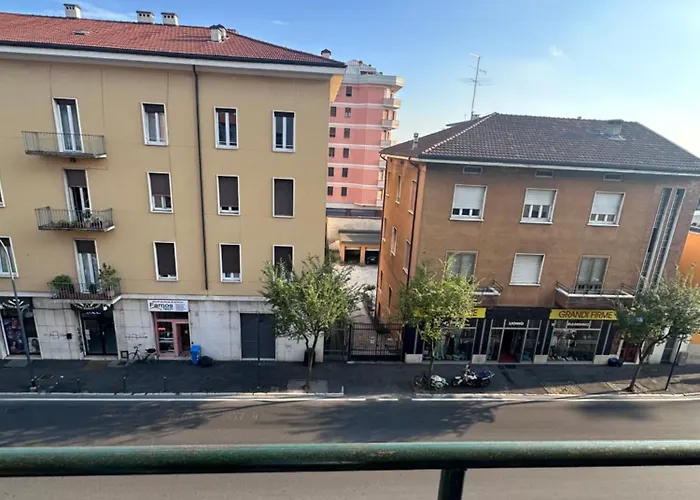 Solferino 17 Stazione 3*